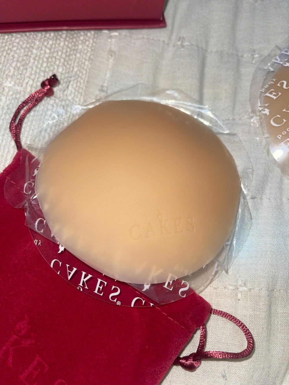 CAKES Body Nude Adhesive Silicone Nipple Covers - Reusable Comfort - Picture 2 of 4